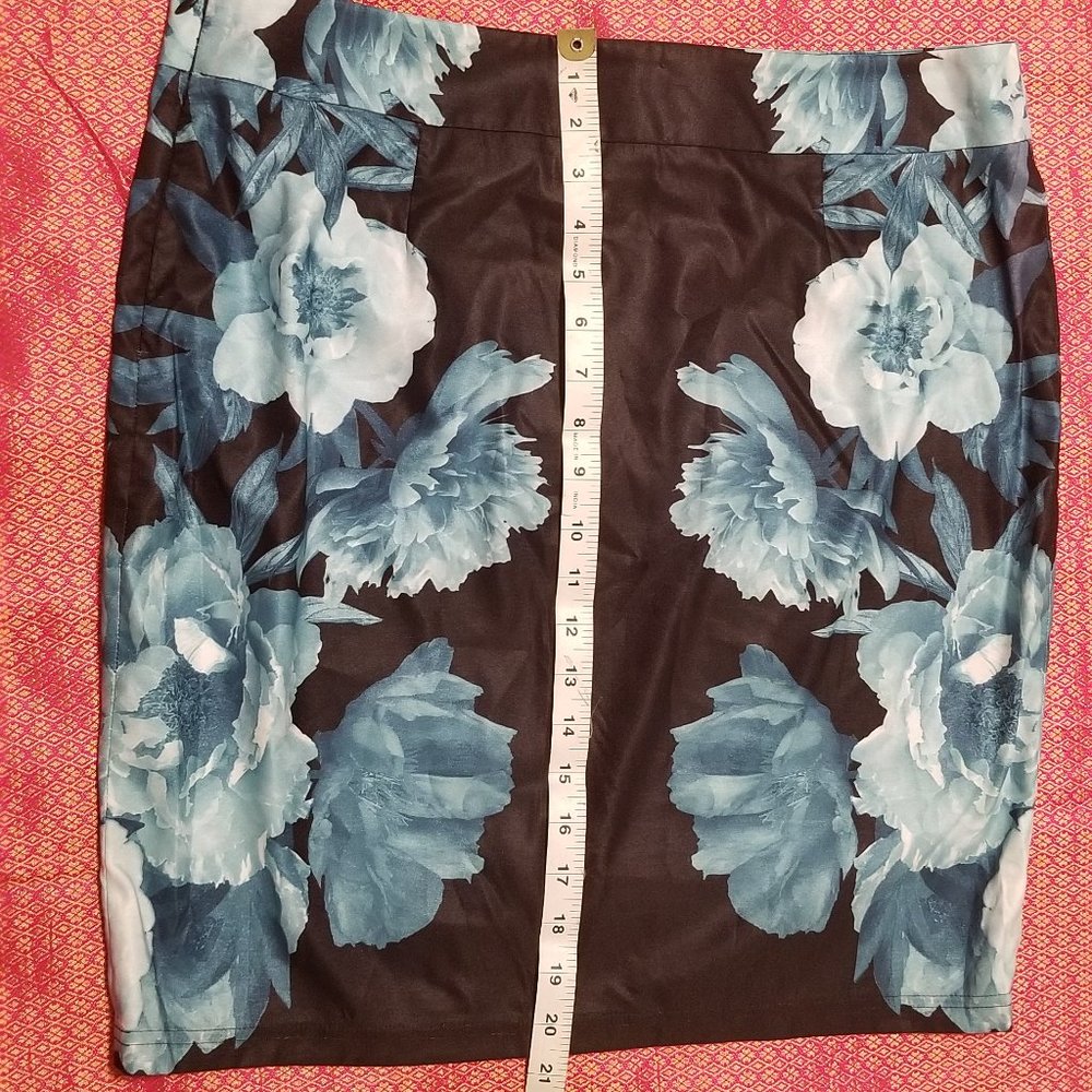 🌻 INC Floral Skirt Size 12